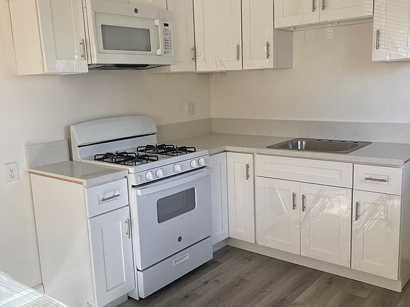 2nd image of 11113 1/2 Basye St #1/2