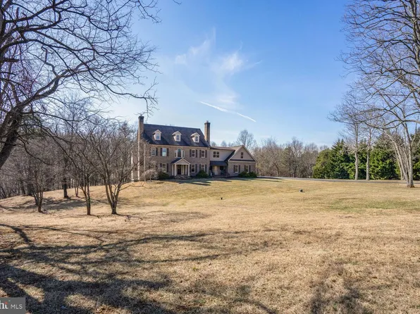 6211 Twin Lakes Ct, Clifton, VA 20124