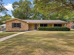 411 N Glencrest St, White Oak, TX 75693