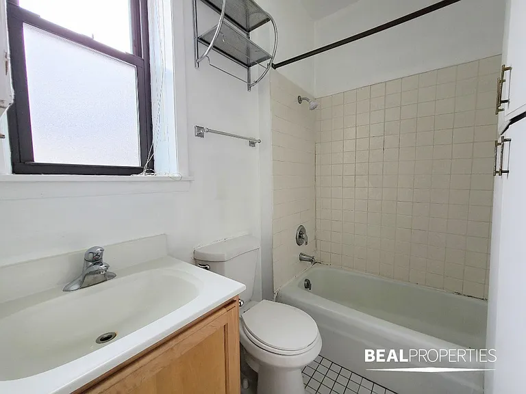 1216 N Dearborn St #B2 — Photo 11