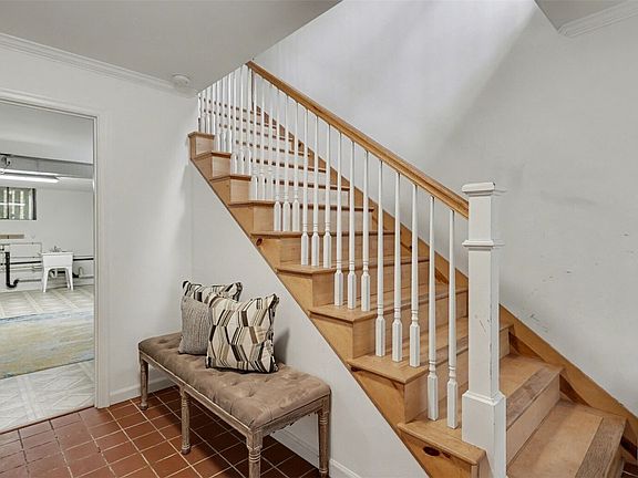 4th image of 11329 Newcastle Way