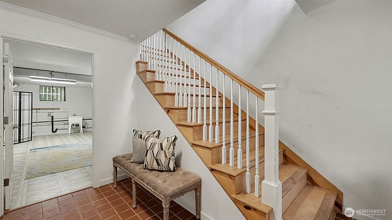 4th image of 11329 Newcastle Way