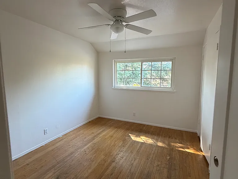 1812 Harding Ct — Photo 22