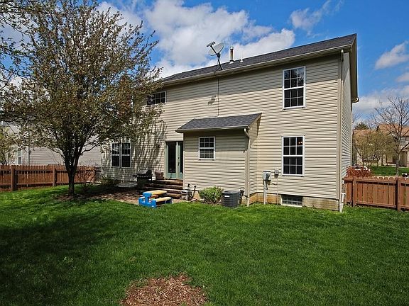 5th image of 351 Aylesbury Dr S