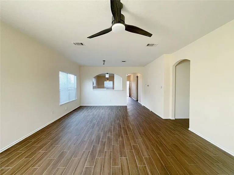 18208 Maxa Dr — Photo 16