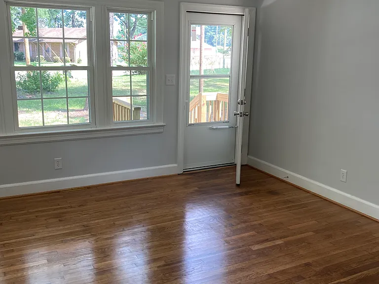522 New Bern St SE — Photo 3