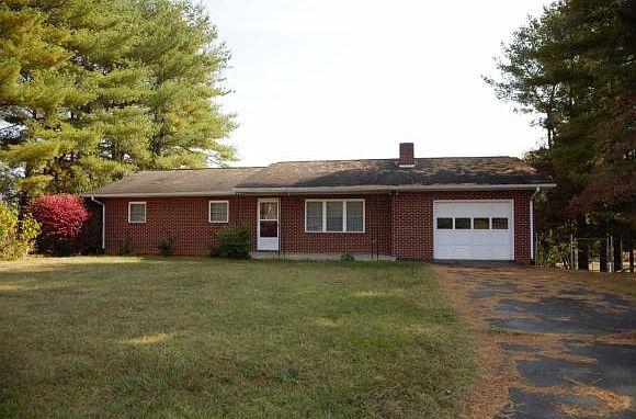 1st image of 110 Brook Cir