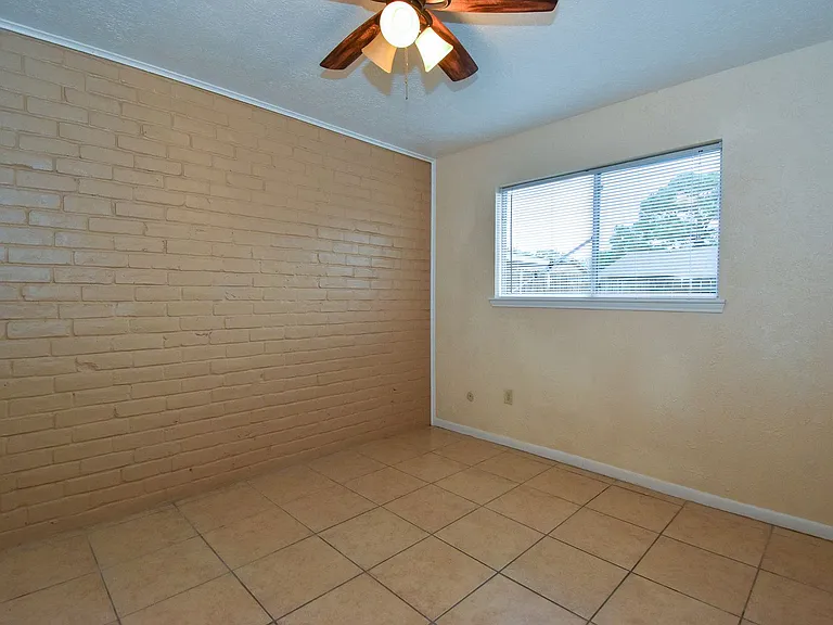 1507 Barcelona Way — Photo 18