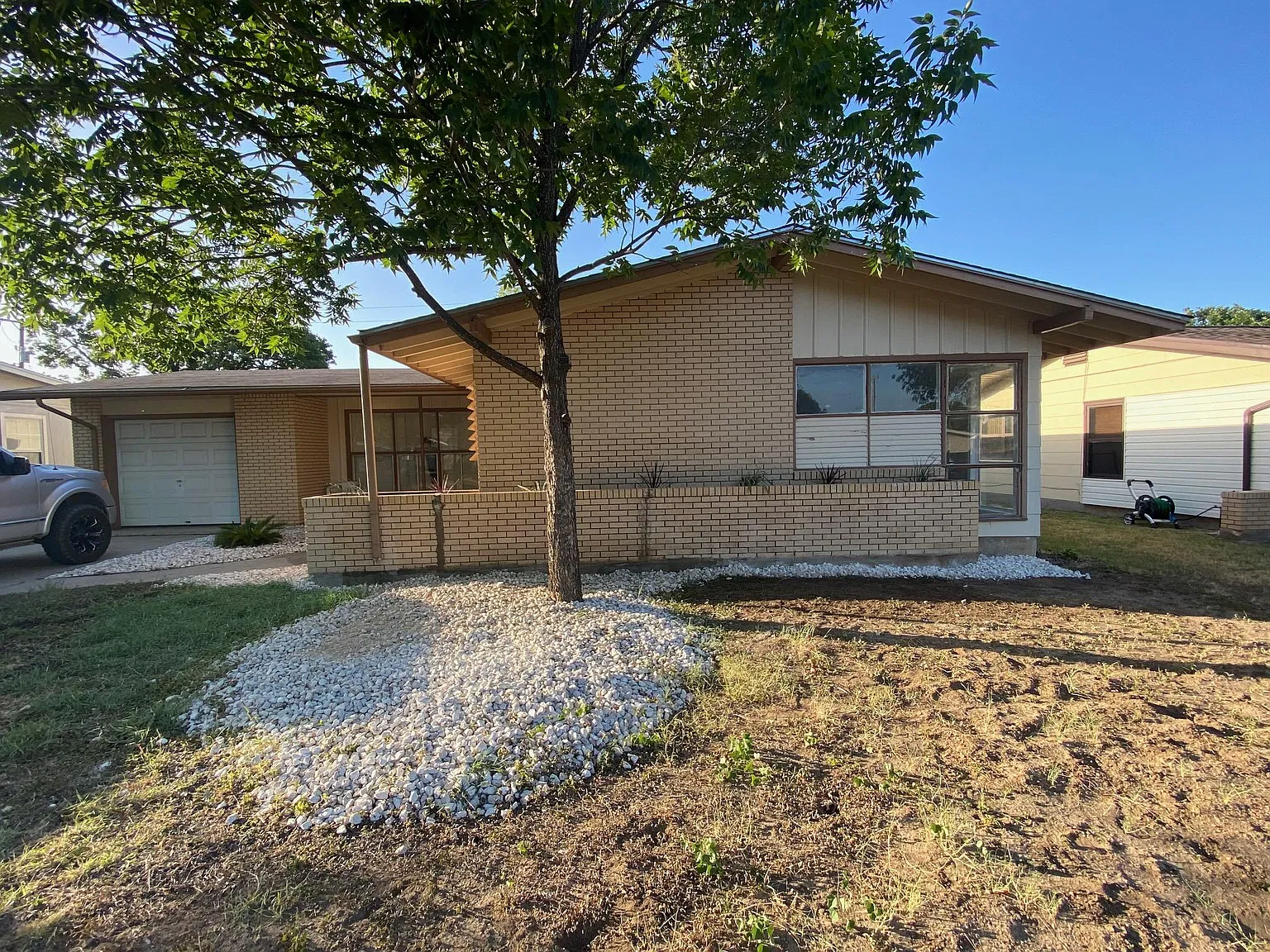 3 bed, 1143 sqft, $1,720 — Photo 1