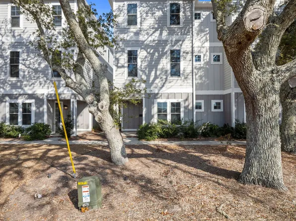 1205 Lennoxville Rd #B, Beaufort, NC 28516