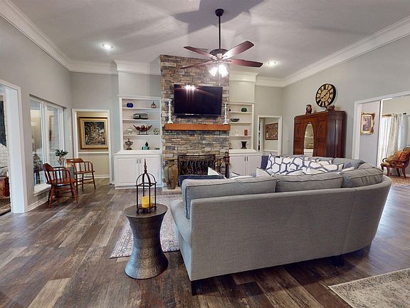 4th image of 19 Treasure Hill Dr