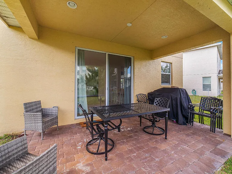 2011 NW Cataluna Cir — Photo 31