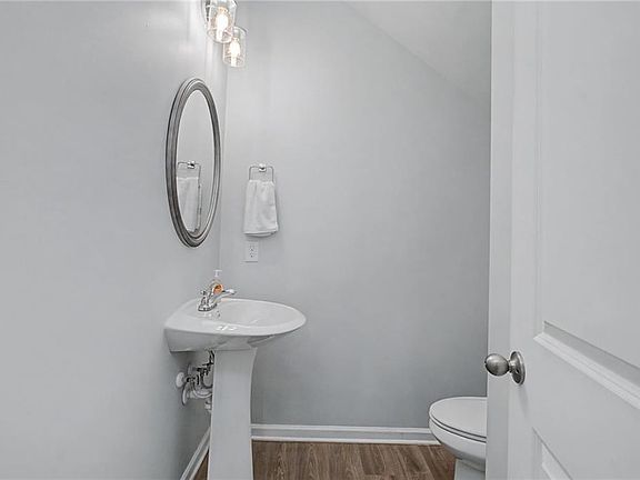 4th image of 147 Millers Ln