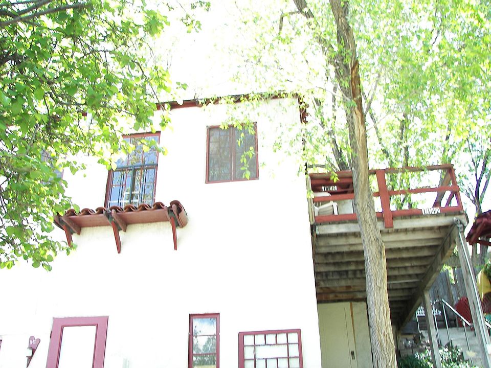 2nd image of 1142 California Ave APT A