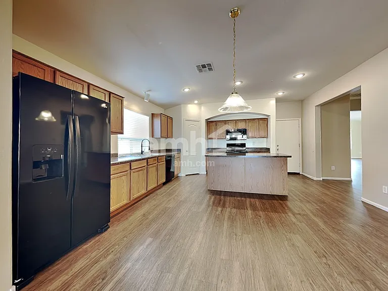 10338 W Wood St — Photo 3