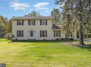 812 Schwanger Rd, Elizabethtown, PA 17022