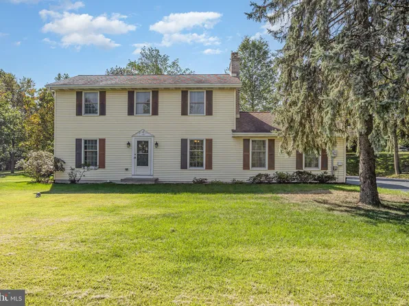 812 Schwanger Rd, Elizabethtown, PA 17022