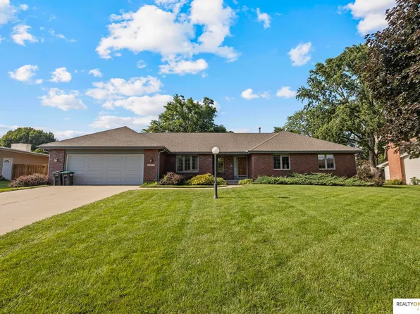 21716 Greenlawn Rd, Elkhorn, NE 68022