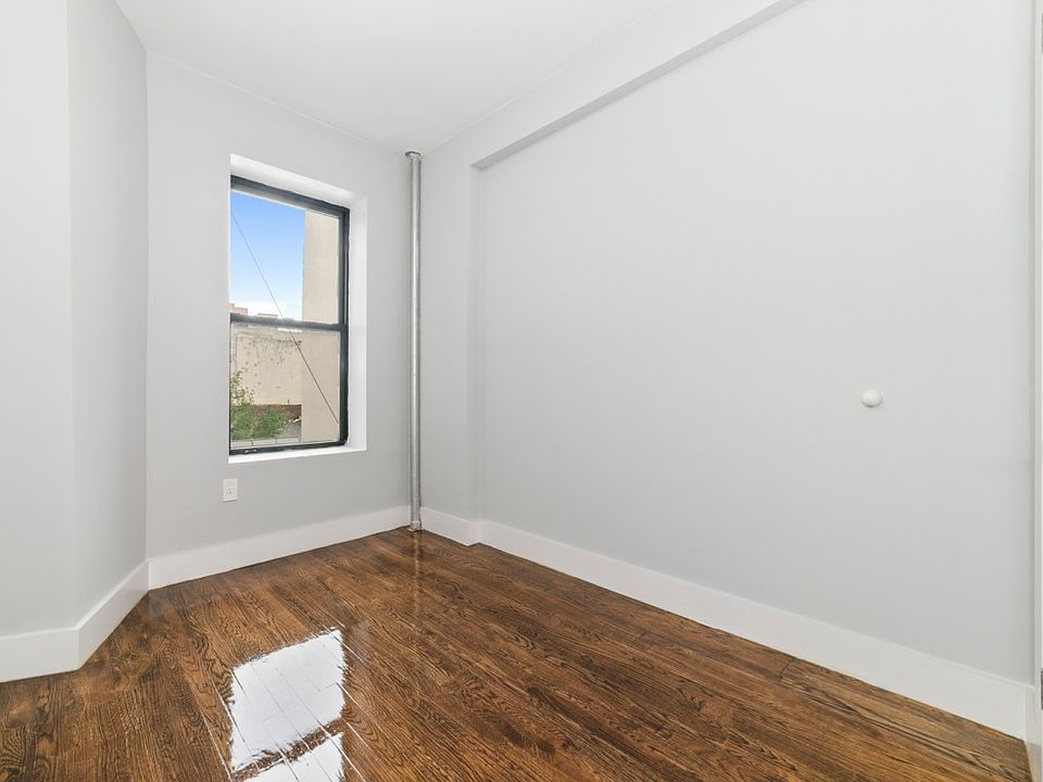 2nd image of 326 E 117th St APT 1