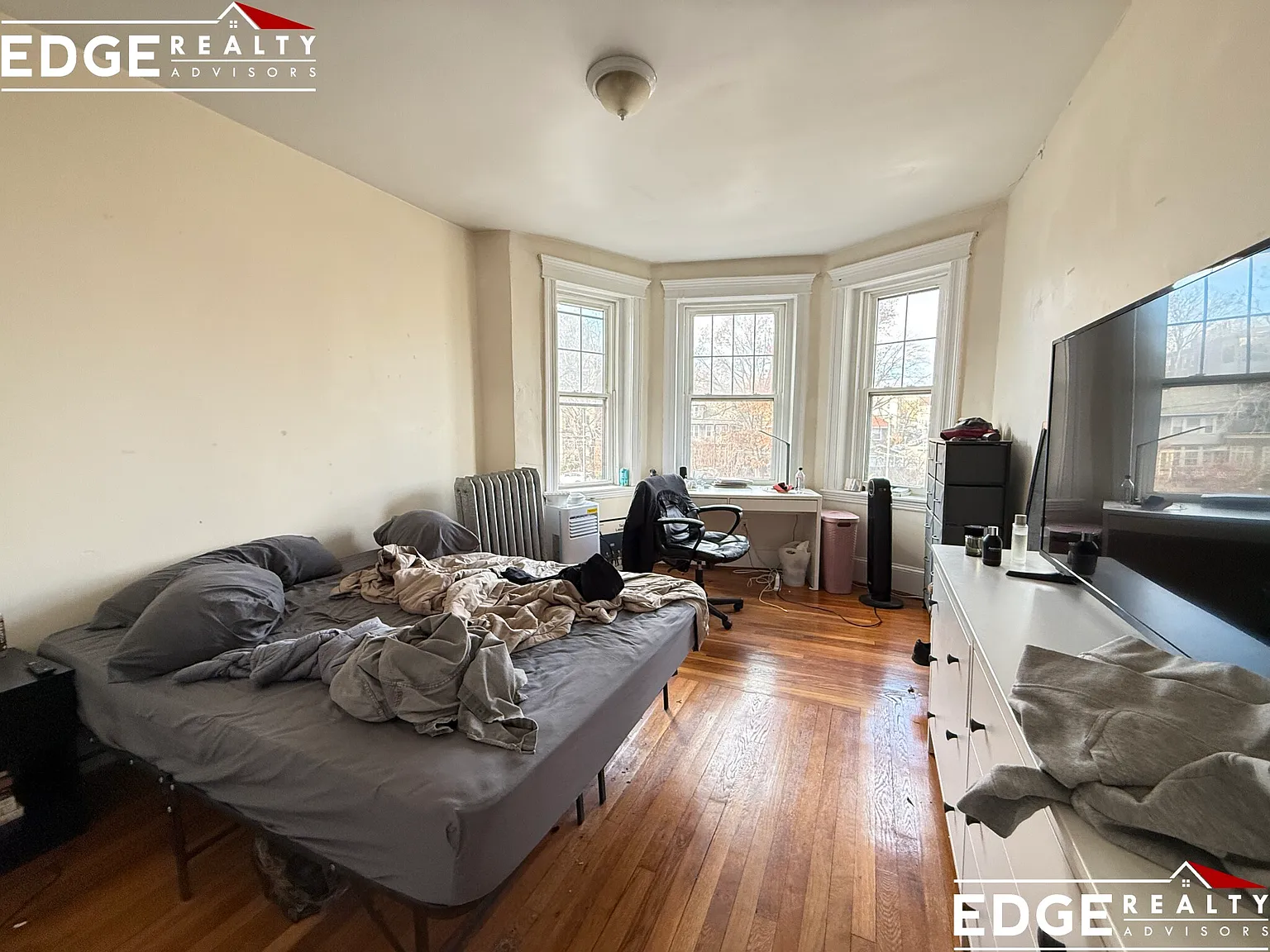 2 bed, 9999 sqft, $3,354 — Photo 3