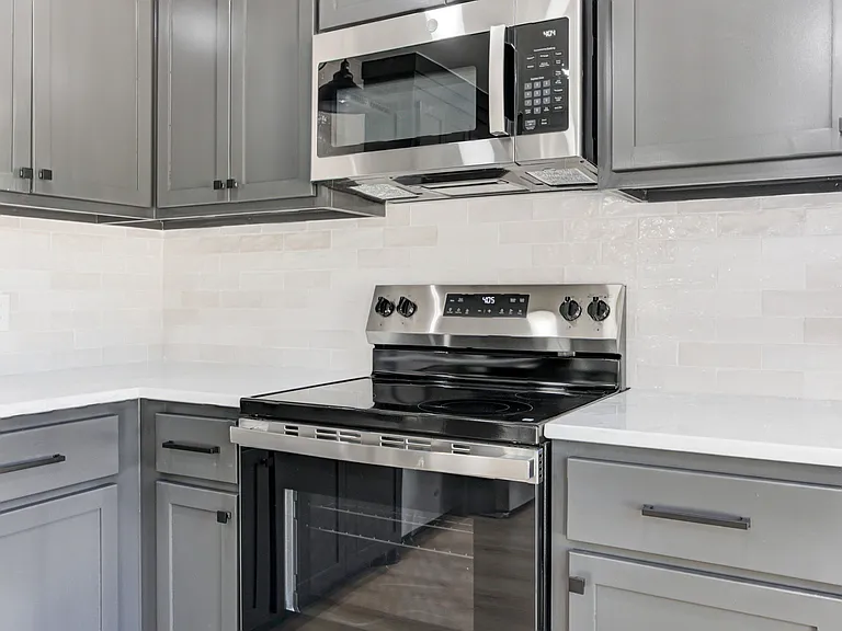 2212 Donna Dr — Photo 40