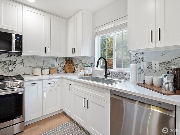 4th image of 5503 51st Avenue Ct NW