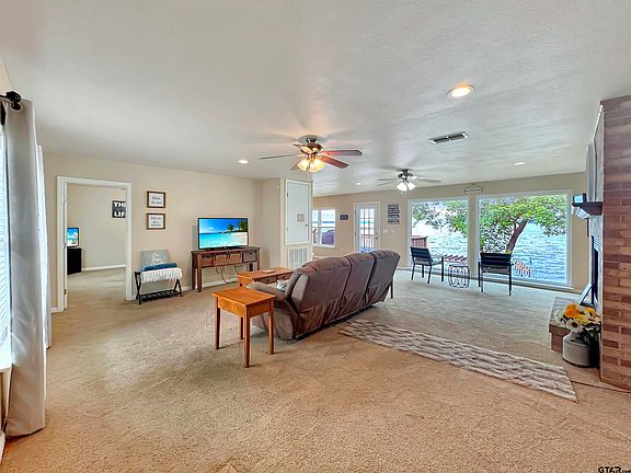 4th image of 993 Beachside Dr