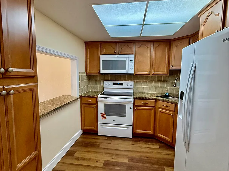 342 Southwind Dr #122 — Photo 4