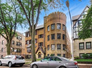7442 N Hoyne Ave #1N, Chicago, IL 60645