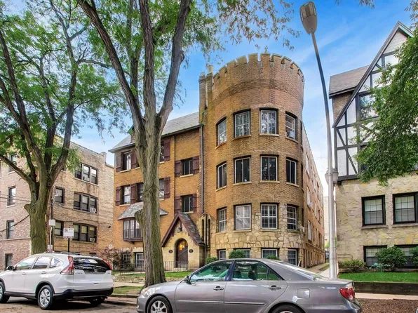 7442 N Hoyne Ave #1N, Chicago, IL 60645