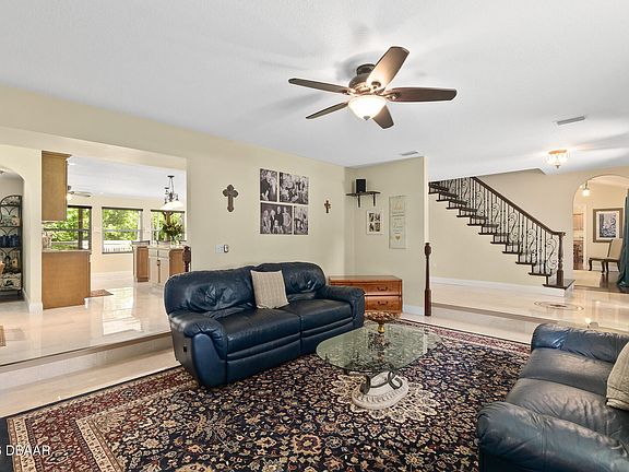4th image of 105 Willow Bend Ln