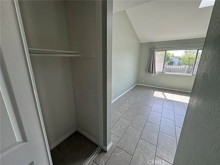 810 W Lambert Rd — Photo 17