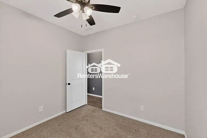 8517 Centerboard Ln — Photo 41