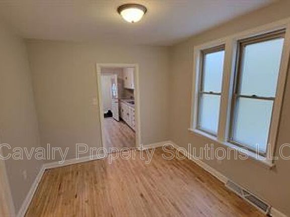 3rd image of 1316 Baxter Ave