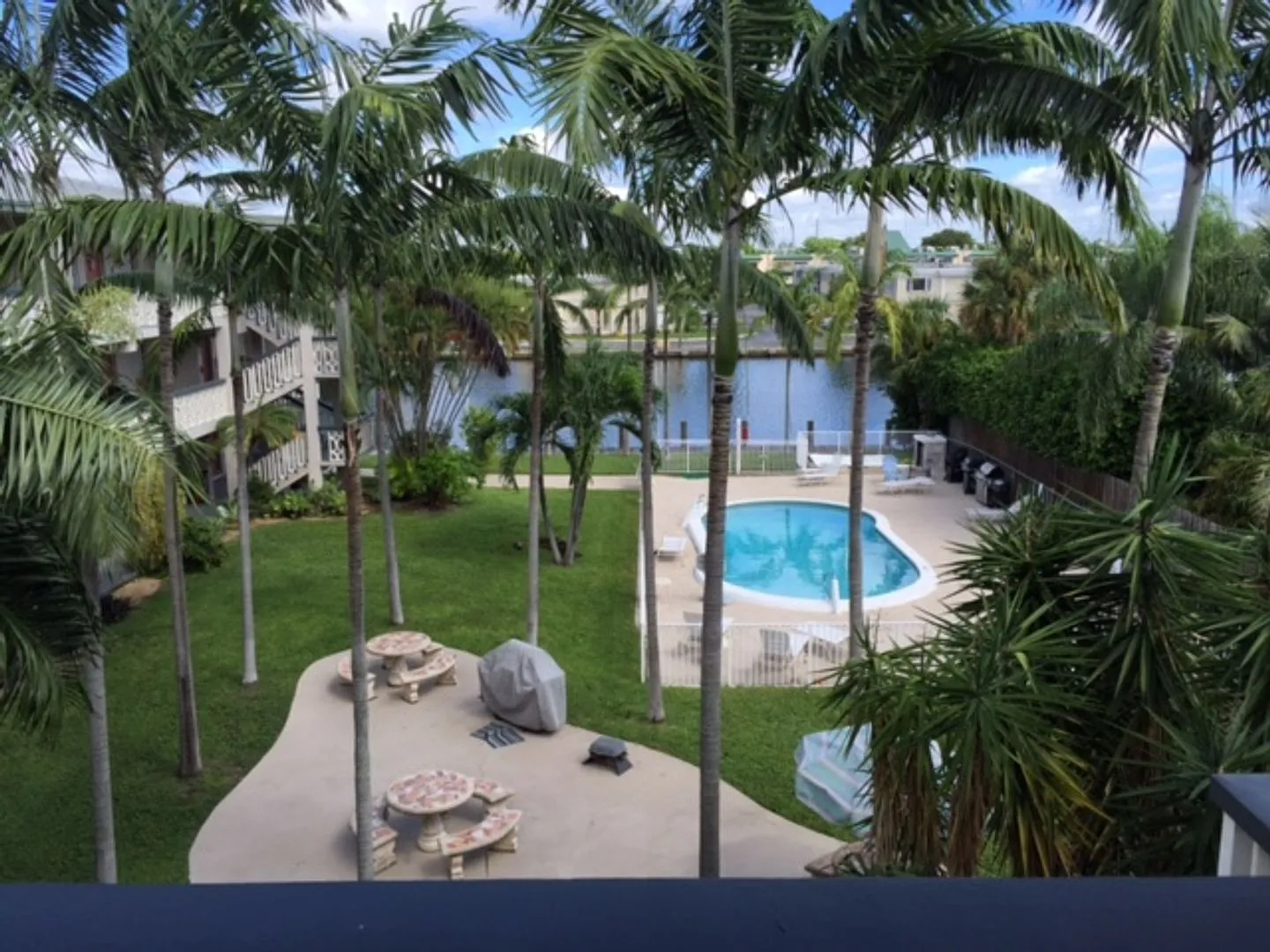 LA BELLE HARBOR CONDOS — Photo 1
