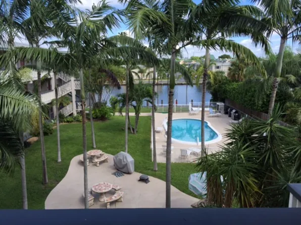 LA BELLE HARBOR CONDOS, 6540 NE 18th Ave APT 105, Fort Lauderdale, FL 33334