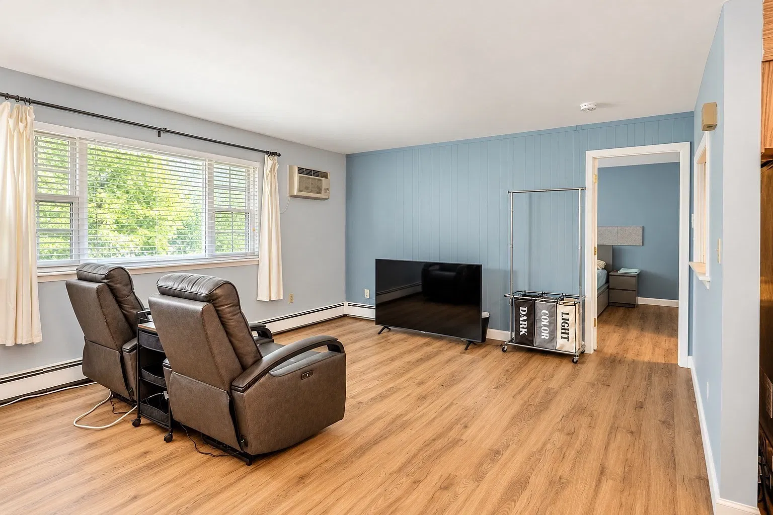 1 bed, 1.0 bath, 720 sqft, $2,080 — Photo 2