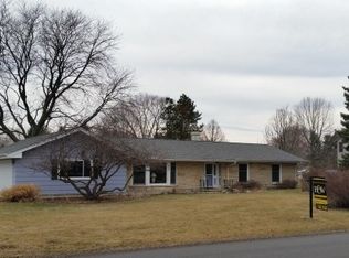 849 Winmoor Dr, Dundee, IL
