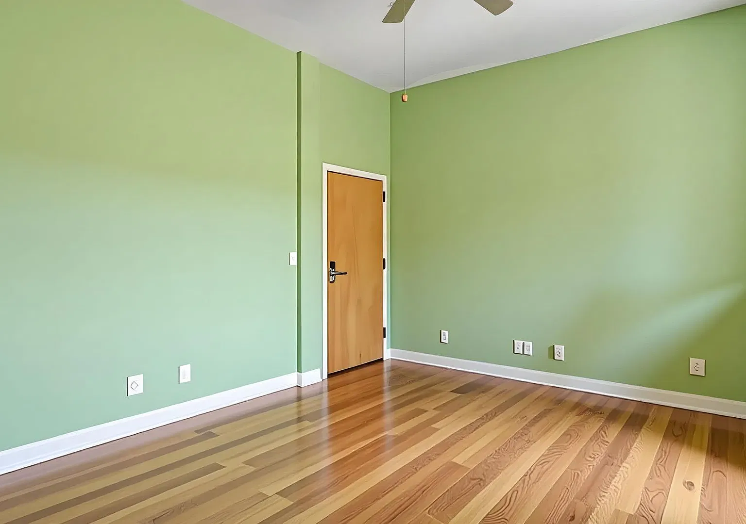 3 Bed | 2.5 Bath | Downtown Loft Condo | Parking Included — Photo 4