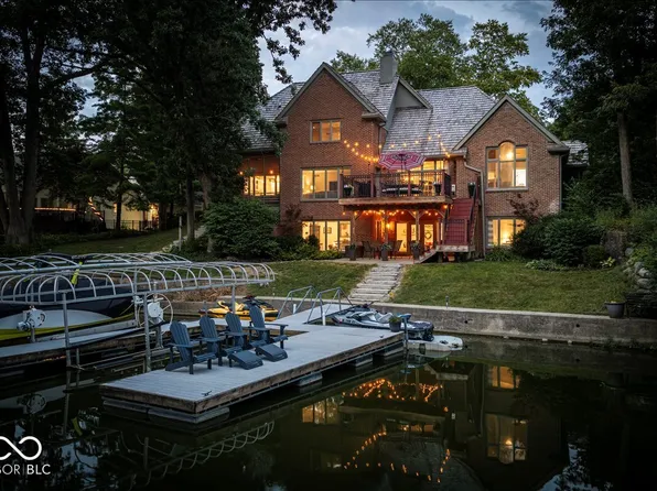 9810 Gulfstream Dr E, Fishers, IN 46037