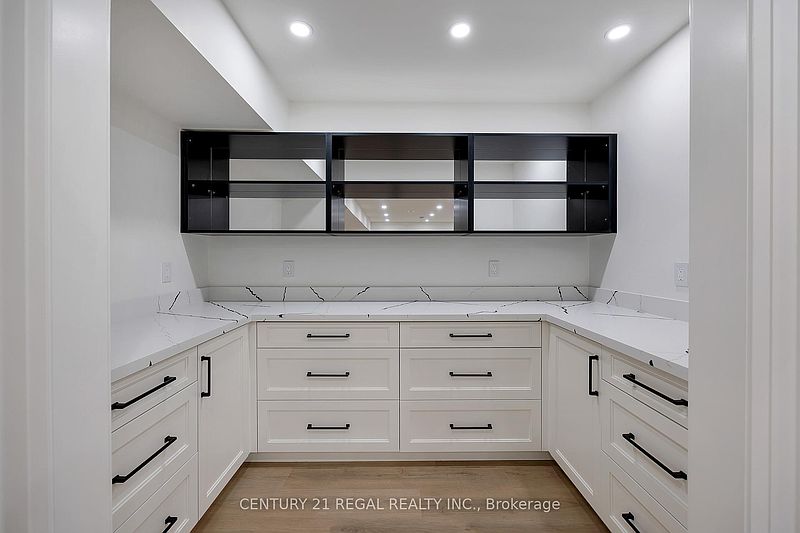 Burlington House for rent - 4 Bedrooms — photo 33