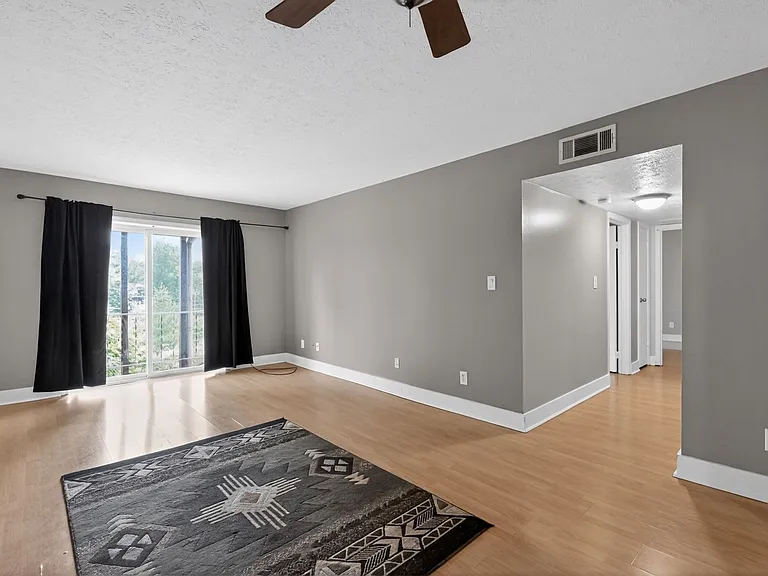 726 Zorn Ave #5 — Photo 3
