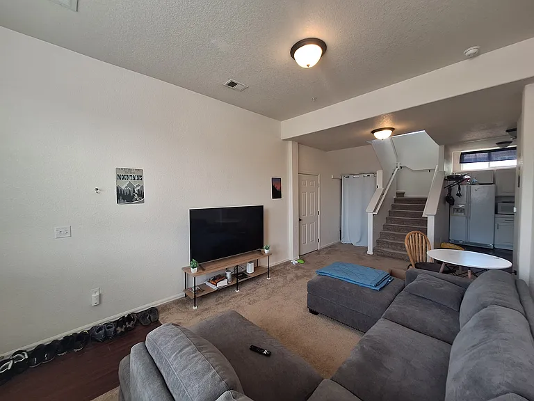 2507 Lynnhaven Ln — Photo 3