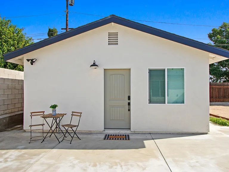 528 Sunrise St — Photo 1