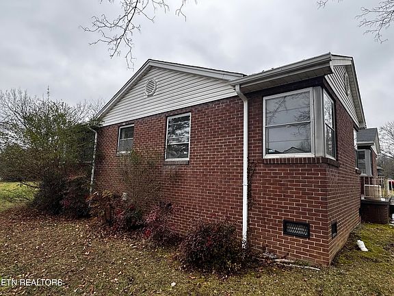 5th image of 217 Grata Rd