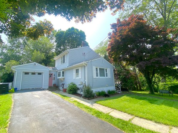 50 Howe St
