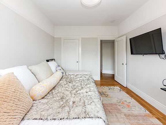 4th image of 24 Toledo Way #1