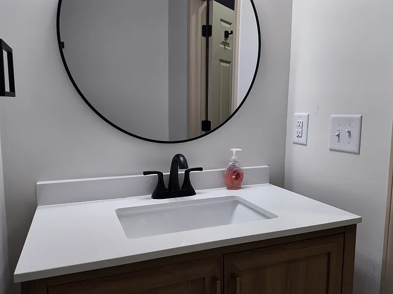1521 Anthony Dr — Photo 4