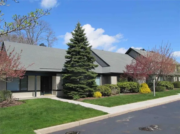 7 Blindbrook Dr #109, Narragansett, RI 02882