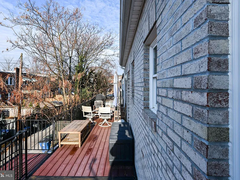 913 Quincy St NE #3 — Photo 46